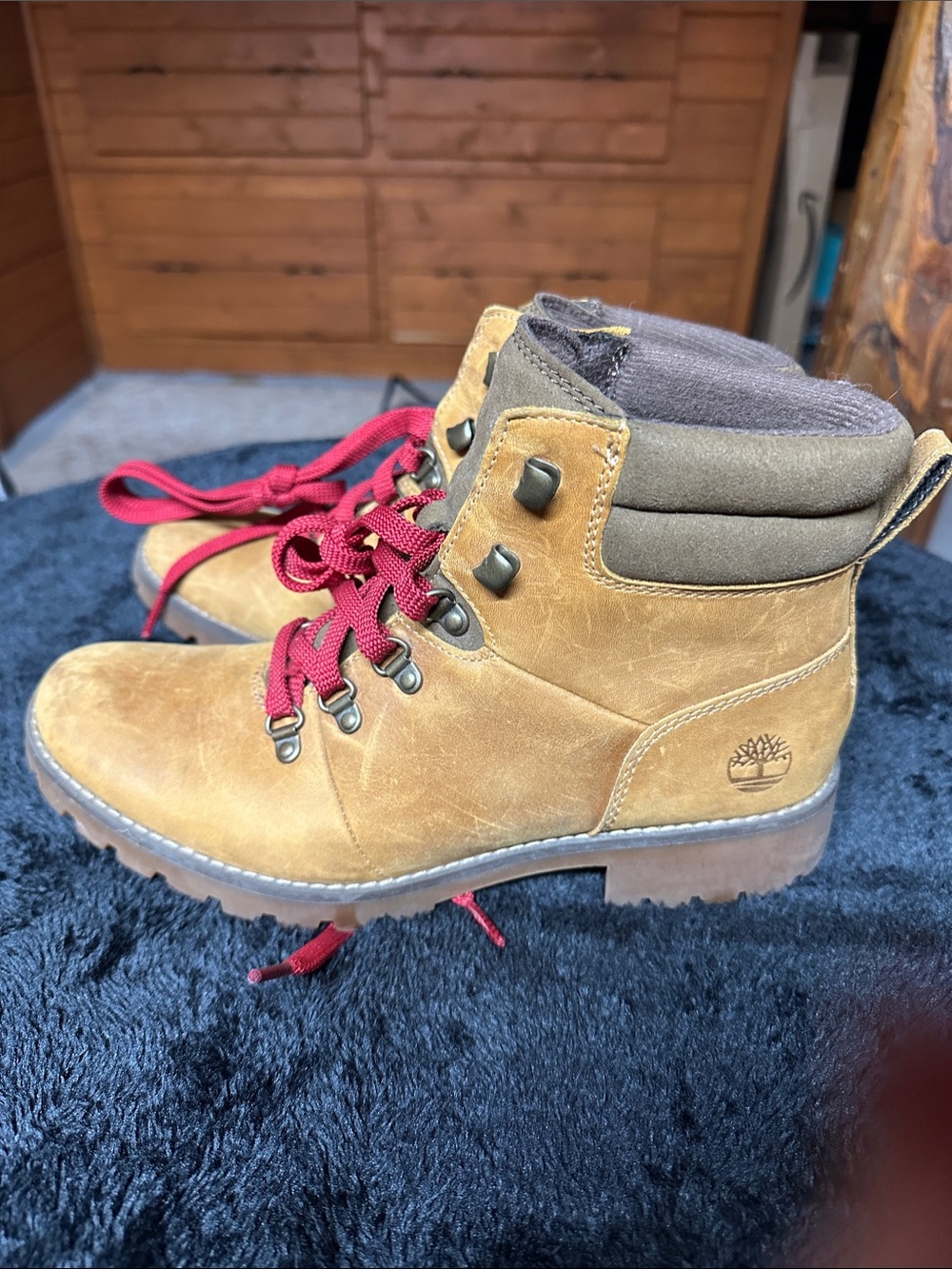 Timberland Outdoor Brown Leather Boots with Red Laces
